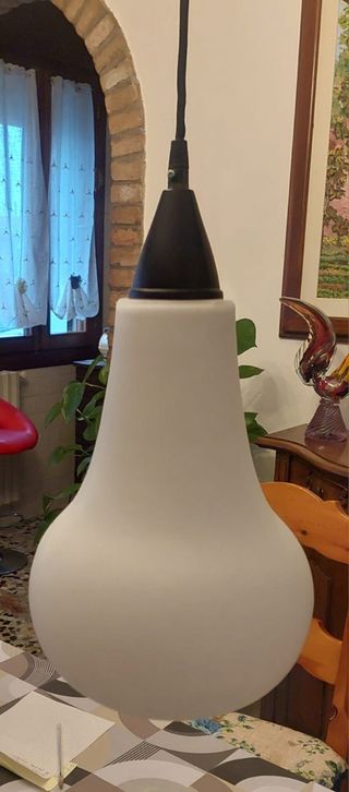 Lampadario bianco in vetro
