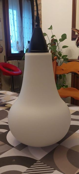Lampadario bianco in vetro