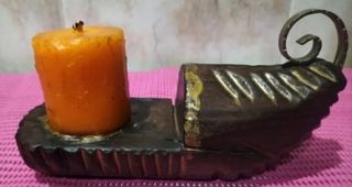 Antiguo portavelas madera metal