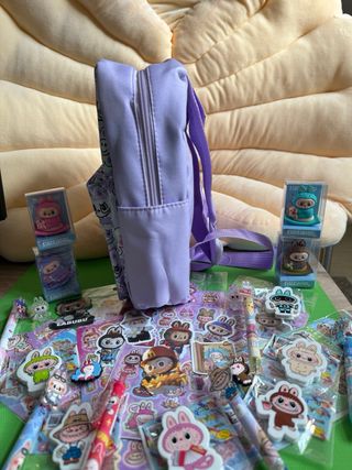 Mochila Labubu 27cm con sacapuntas