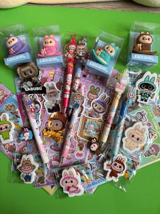 Mochila Labubu 27cm con sacapuntas