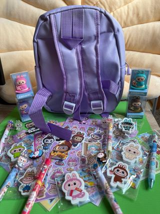 Mochila Labubu 27cm con sacapuntas