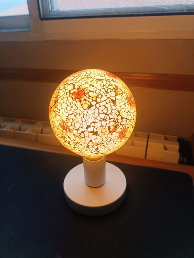 Regalo. Lámpara de sobremesa Tiffany