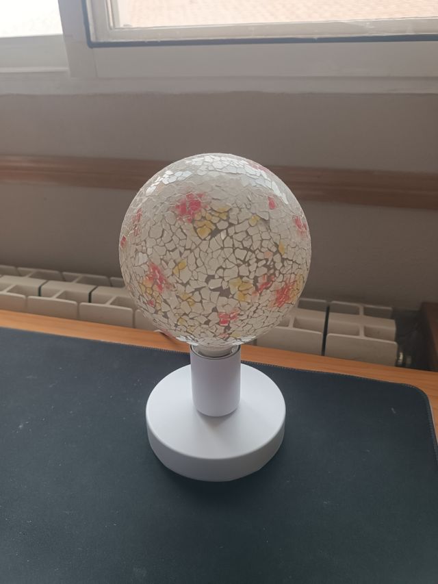 Regalo. Lámpara de sobremesa Tiffany