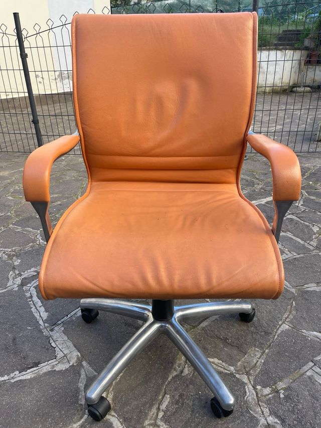 Poltrona girevole Emmegi Pulchra pelle arancione