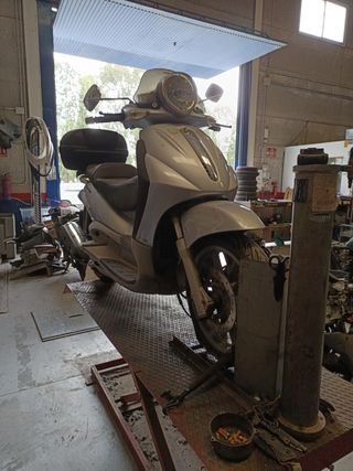 Despiece Piaggio Beverly 500  2005