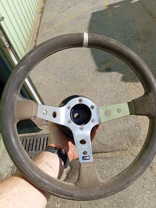 Volante desplazado omp y piña e30