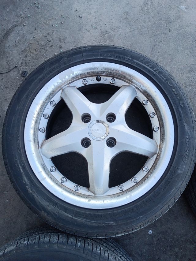 Llantas con Garganta