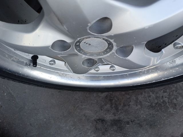 Llantas con Garganta