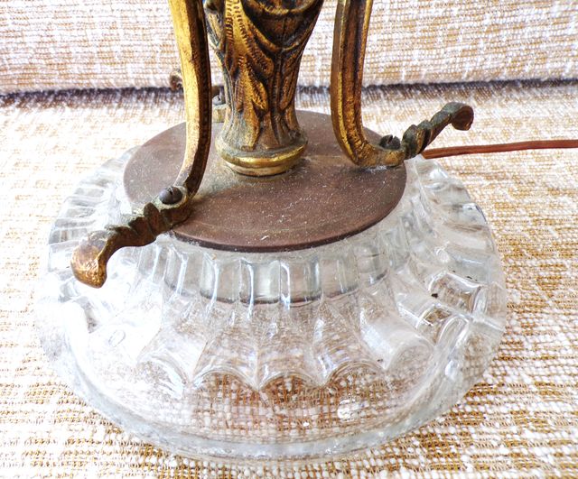 Lámpara lateral de latón con gotas de cristal