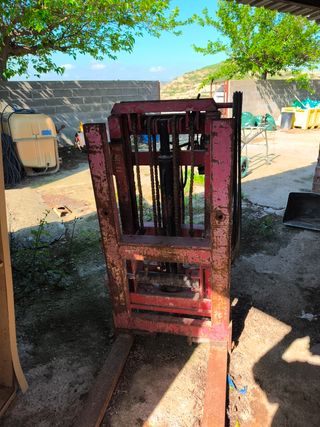 Transpaleta elevadora tractor