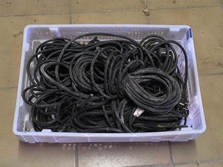 Caja de cables (incluye 9 cables)