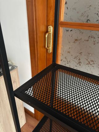 Estanteria de madera y metal con 3 estantes