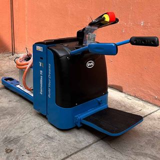TRANSPALETA ELECTRICA CON PLATAFORMA BYD PTP20S