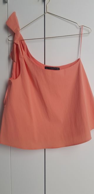 Top Zara asimétrico naranja
