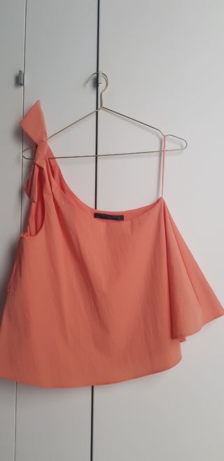 Top Zara asimétrico naranja