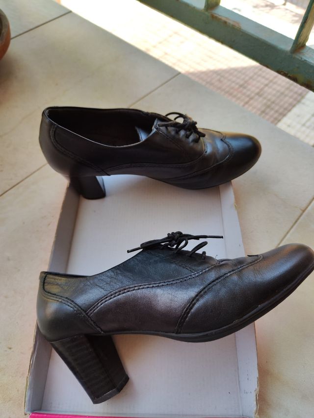 Zapatos de tacón de piel - pitillos- talla 39