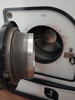 Lavadora industrial. limpieza en seco