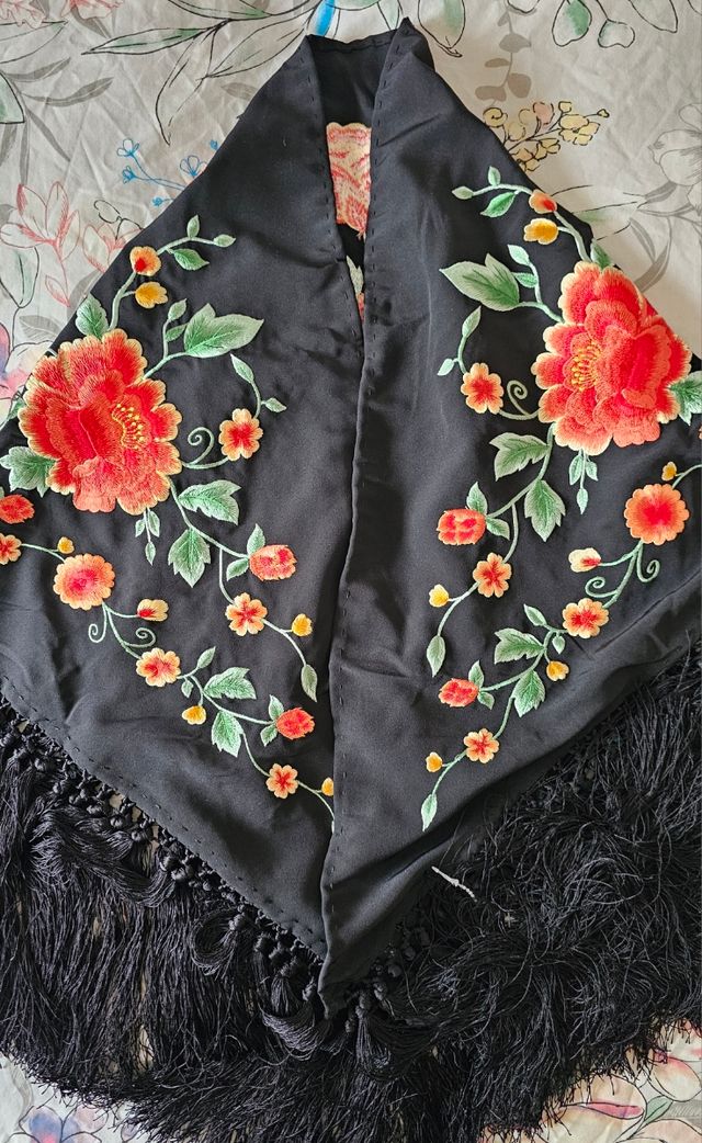Mantoncillo flamenca seda negro