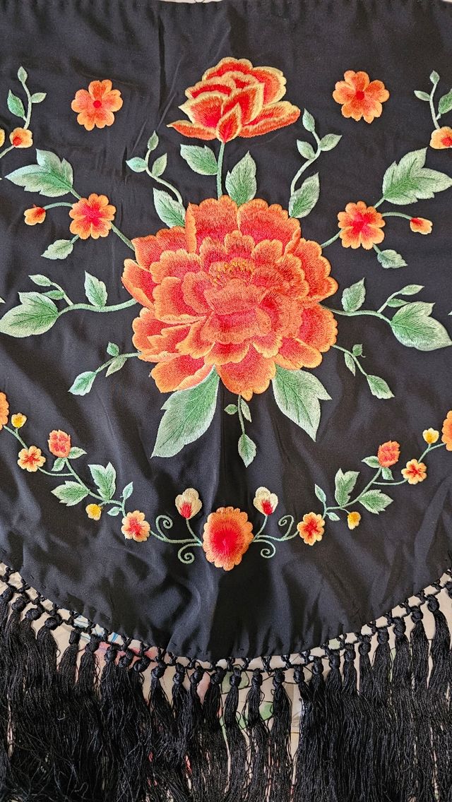 Mantoncillo flamenca seda negro