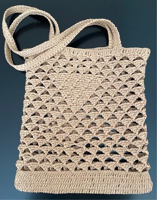 Borsa triangolo in rafia colore kraft