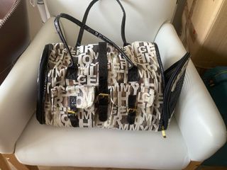 Maletin Tommy Hilfiger  perro o gato