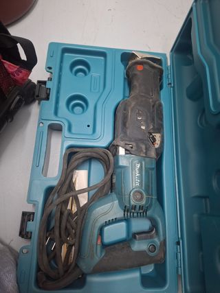 Sierra sable Makita usada