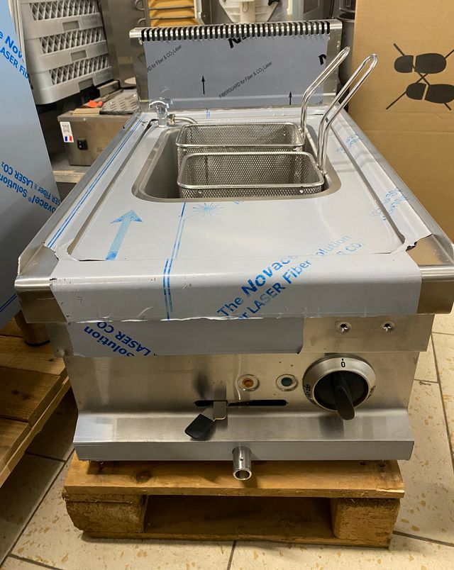 CUECE PASTAS - EMH711-S