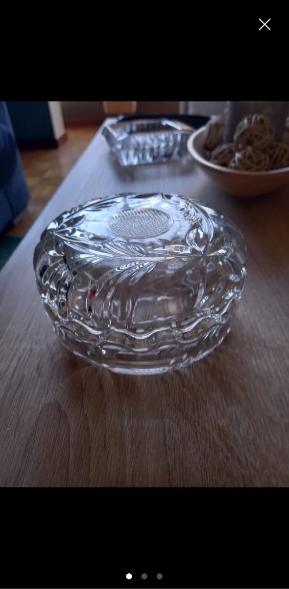 Bombonera de cristal tallado vintage
