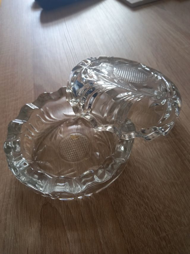 Bombonera de cristal tallado vintage