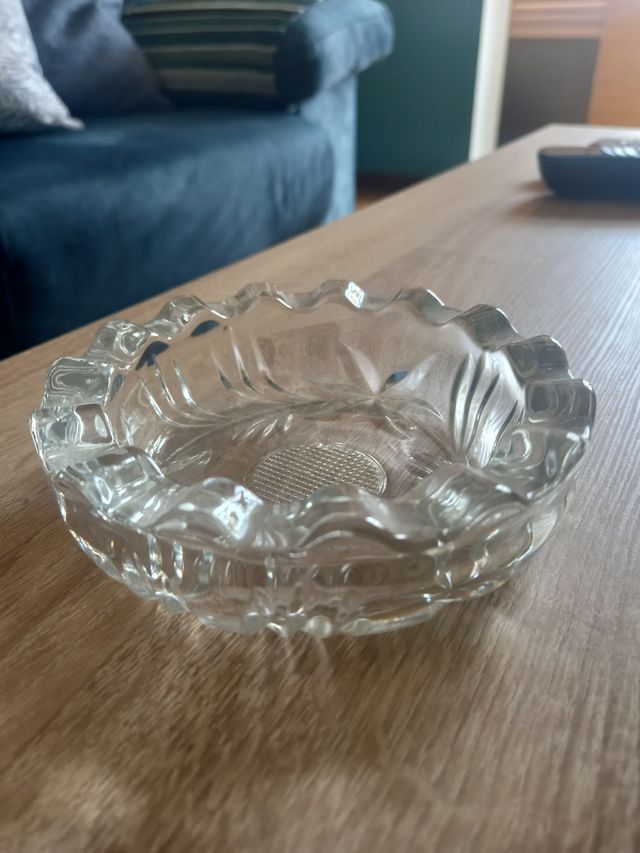 Bombonera de cristal tallado vintage