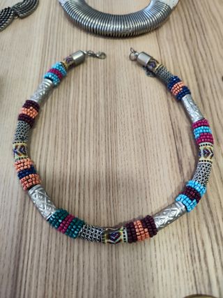 Set de 11 piezas, collares, brazalete, colgantes.