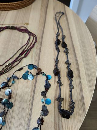 Set de 11 piezas, collares, brazalete, colgantes.