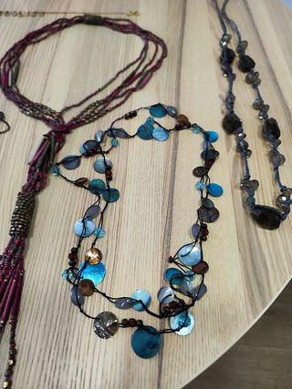 Set de 11 piezas, collares, brazalete, colgantes.