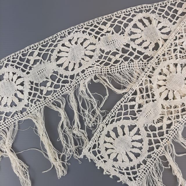 Antico bordo per asciugamano o tenda in cotone