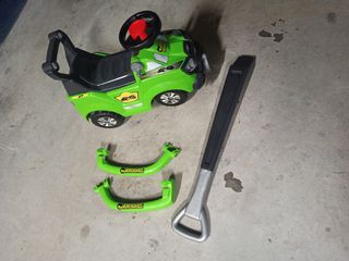 Coche niño pequeño