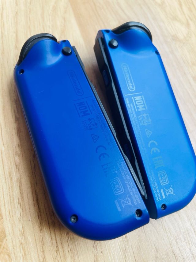 Joycons originales Switch Zelda Skysword