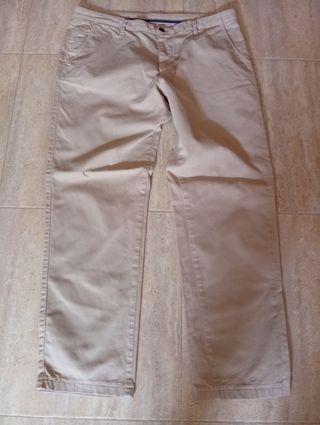 Pantalones chinos beige