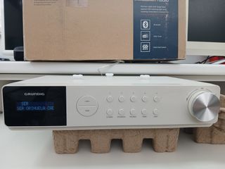 Radio reloj digital de cocina Grundig DKR 1000 BT