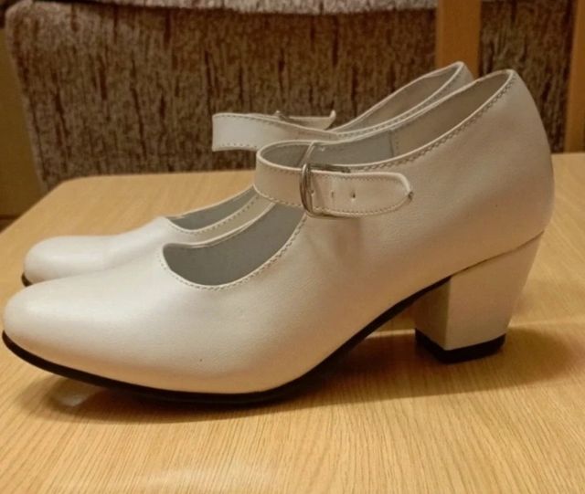 Vestido rojo y blanco lunares