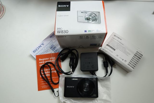 Cámara Sony DSC-W830 COMPLETA