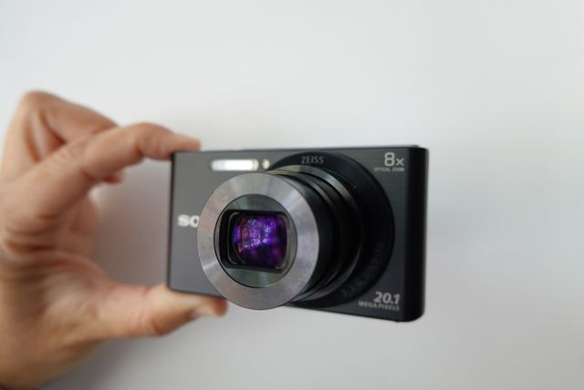 Cámara Sony DSC-W830 COMPLETA