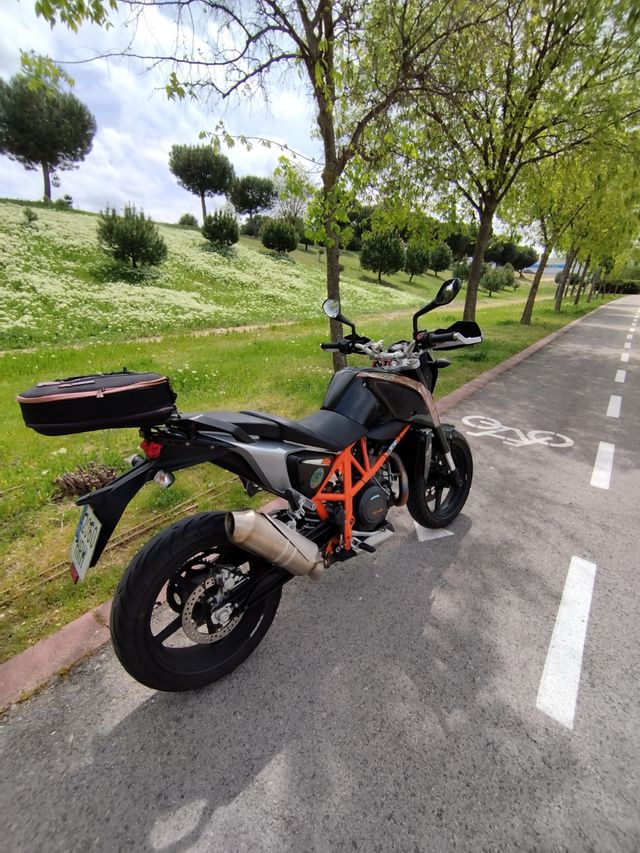 KTM Duke 690