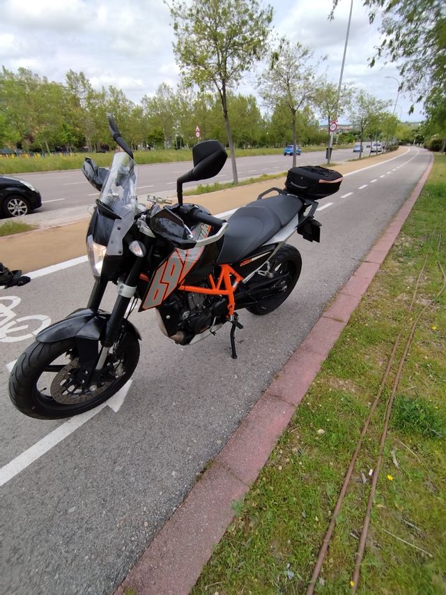 KTM Duke 690