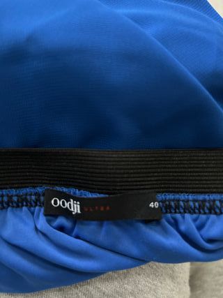 Gonna lunga blu elettrico con spacchi laterali