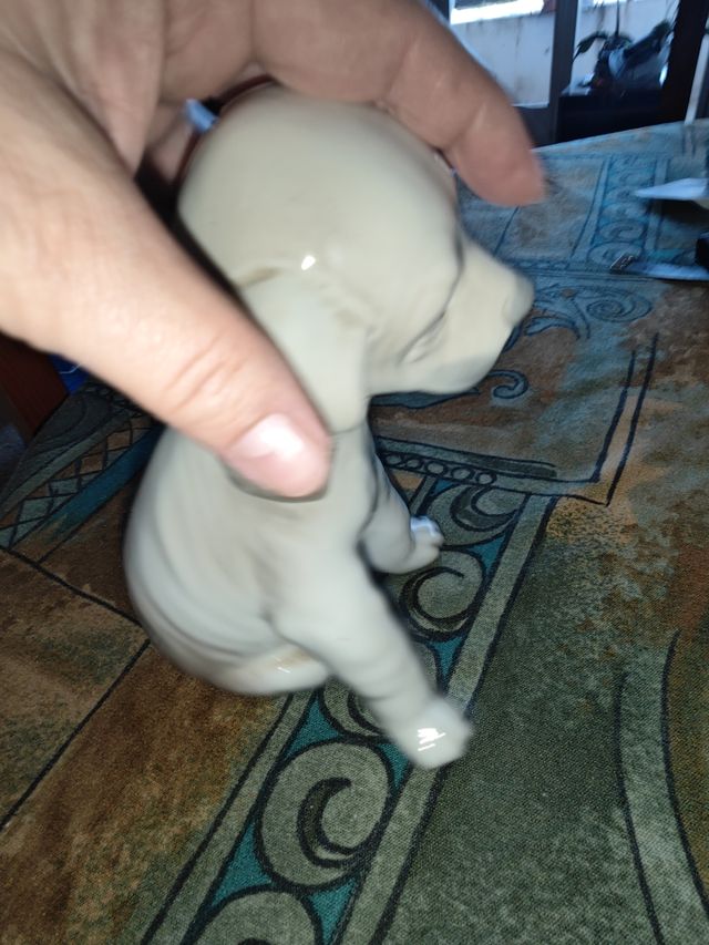 Figura perrito porcelana blanca