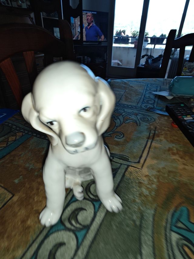 Figura perrito porcelana blanca
