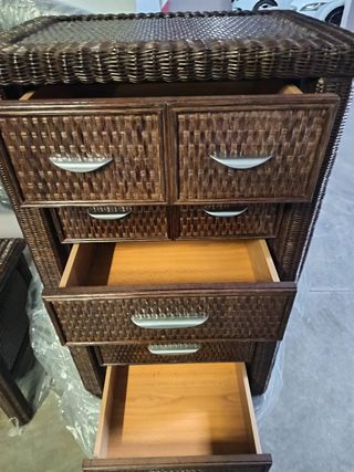 CONJUNTO DE MUEBLES DE MIMBRE AÑOS 70