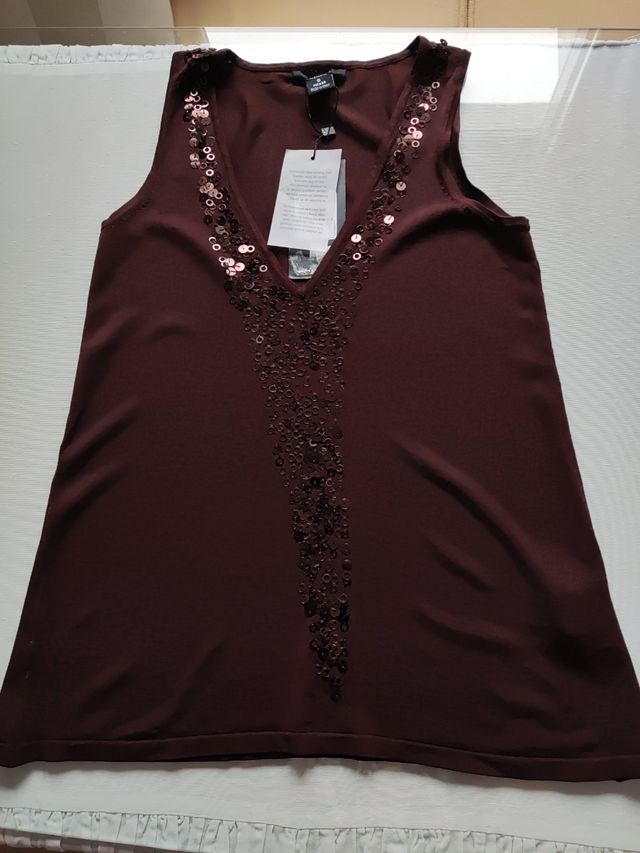 Top sin mangas marrón con lentejuelas
