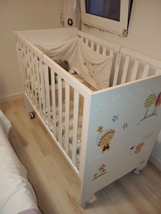 Cuna bebé - Blanca con ruedas